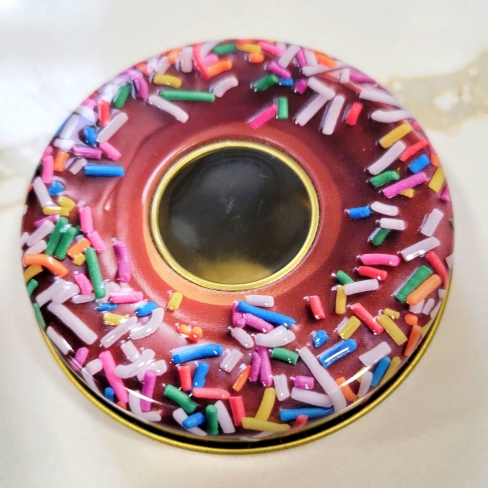 3" round tin/ Doughnut w/sprinkles